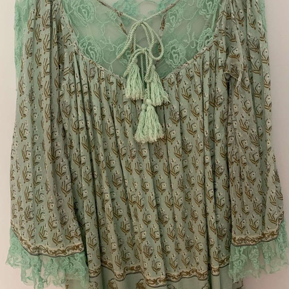 FREE PEOPLE BOHEMIAN DRESS FOR ANY OCCASION.